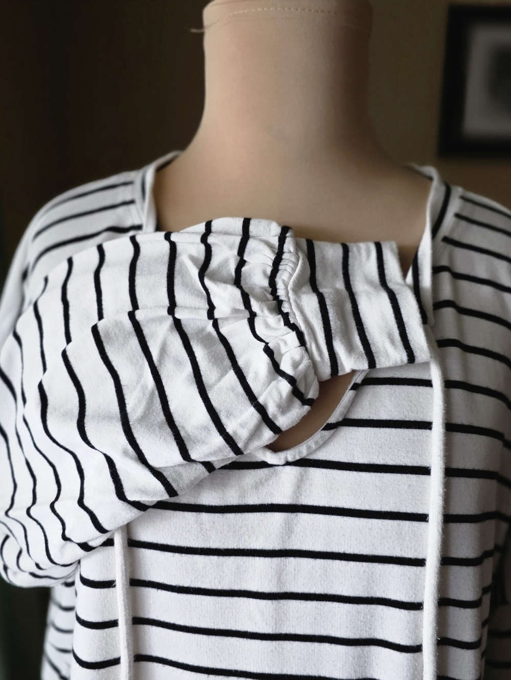 Cabi Relax Game Day Striped Pullover Sweatshirt - Women's Size Medium - Picture 4 of 9